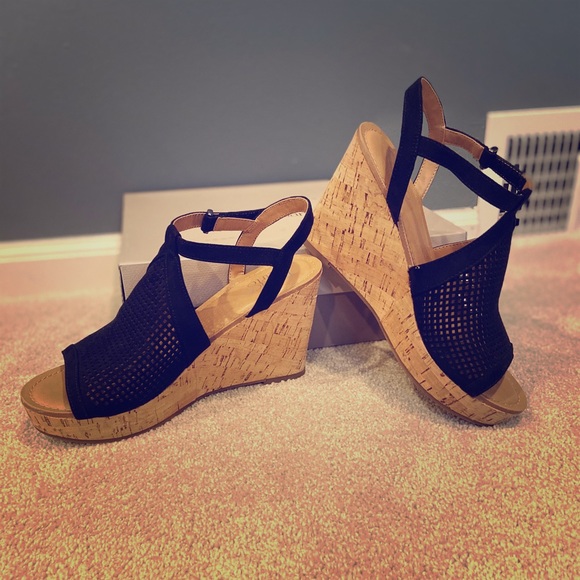 franco sarto canyon wedge sandal